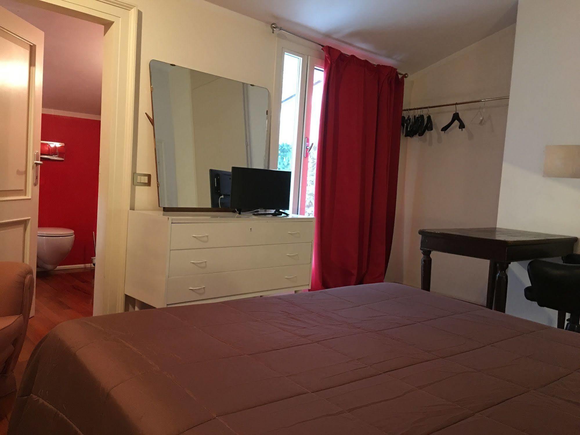 Domus Nova Residenza Il B&B Mantova Eksteriør billede